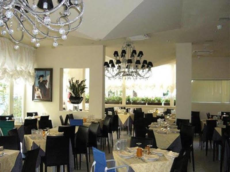 Hotel In Cesenatico Ngoại thất bức ảnh
